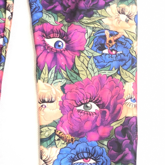 Blackmilk PEEKING PEONIES LEGGINGS - Picture 8 of 9